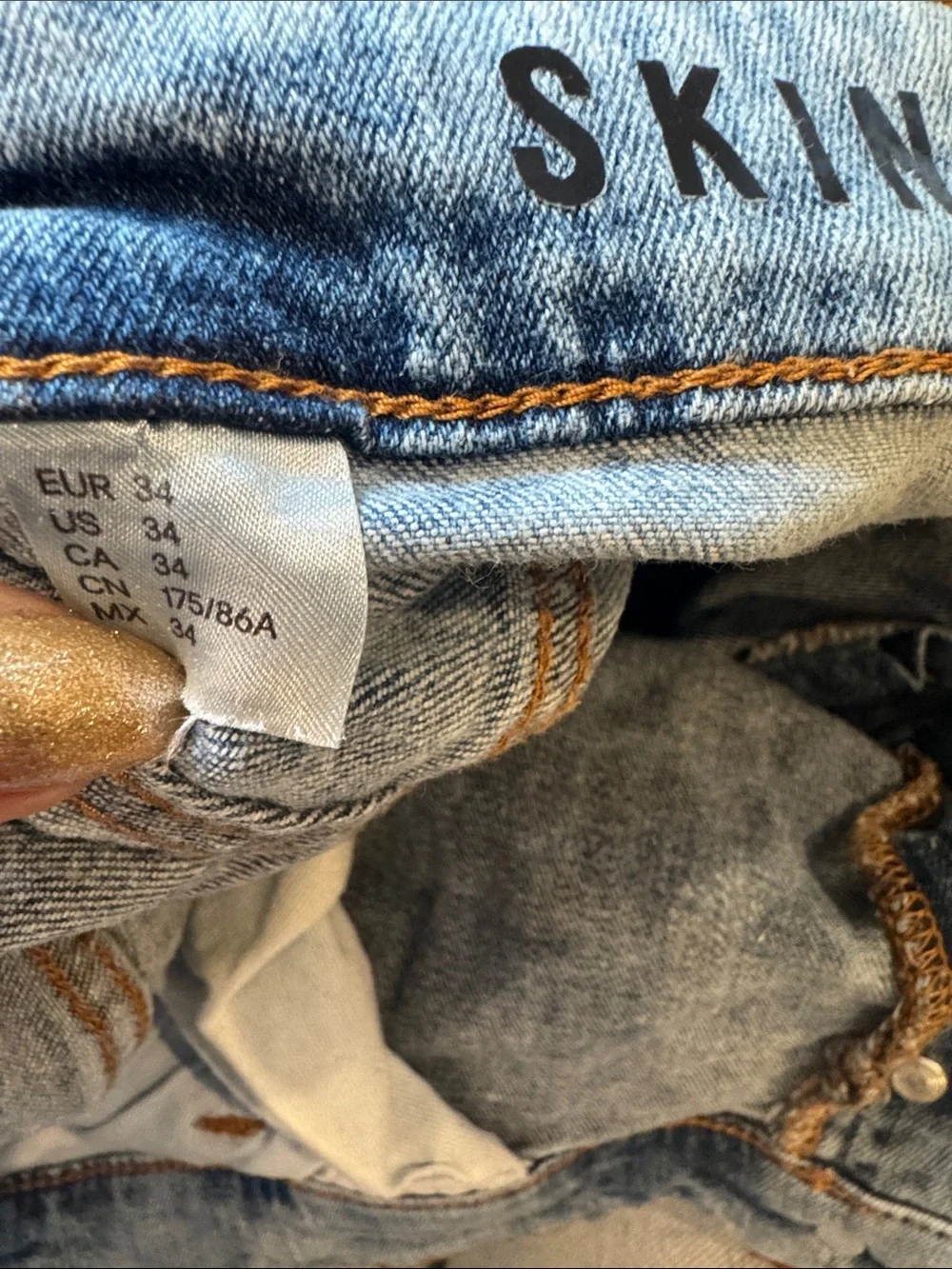 H&M light wash